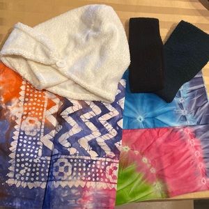 4 pc- 2 tie-dyed bandannas, 2 headband 1 blue 1 black , 1 white Hair wrap